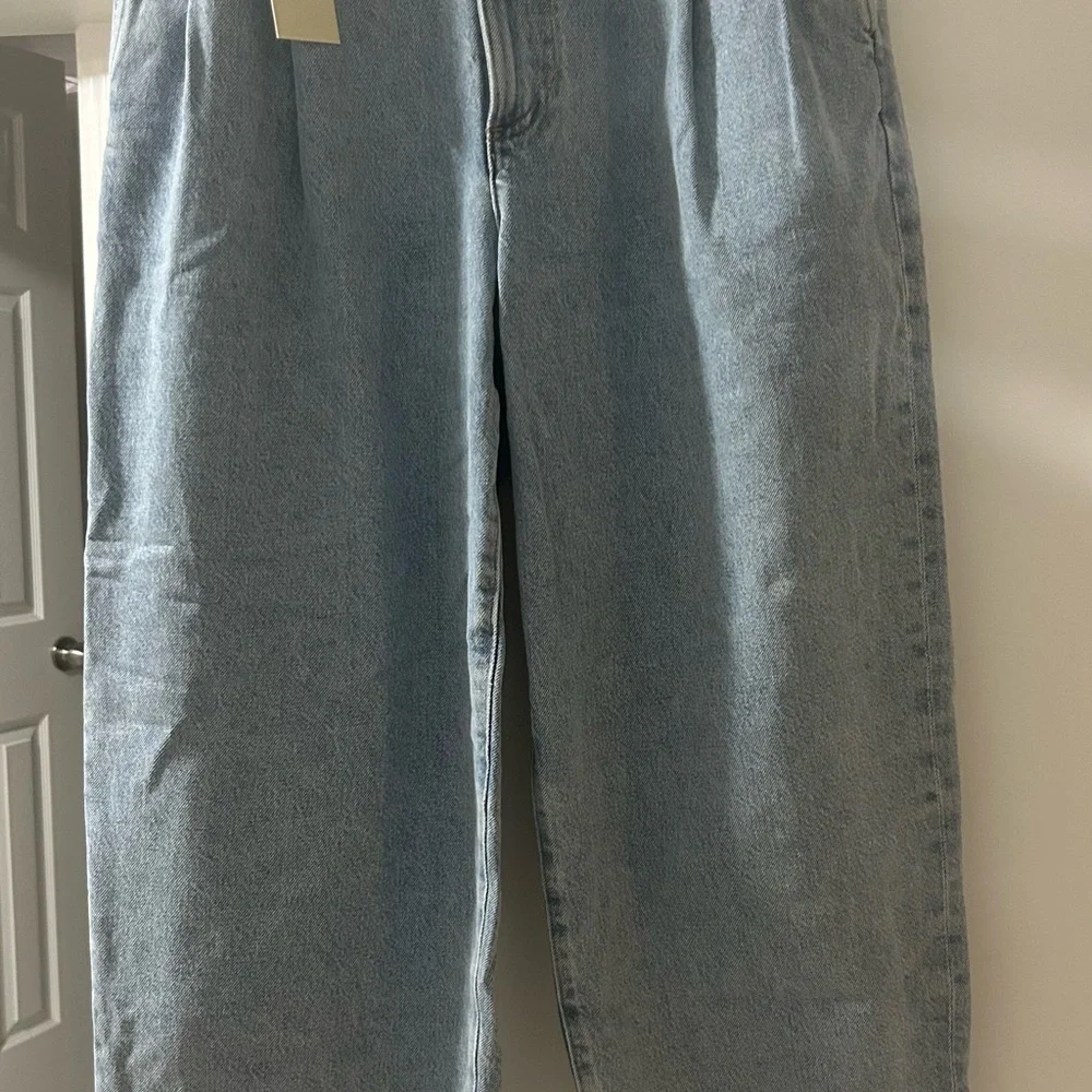 Agolde Light Wash Blue Boyfriend Jeans - Picture 3 of 5